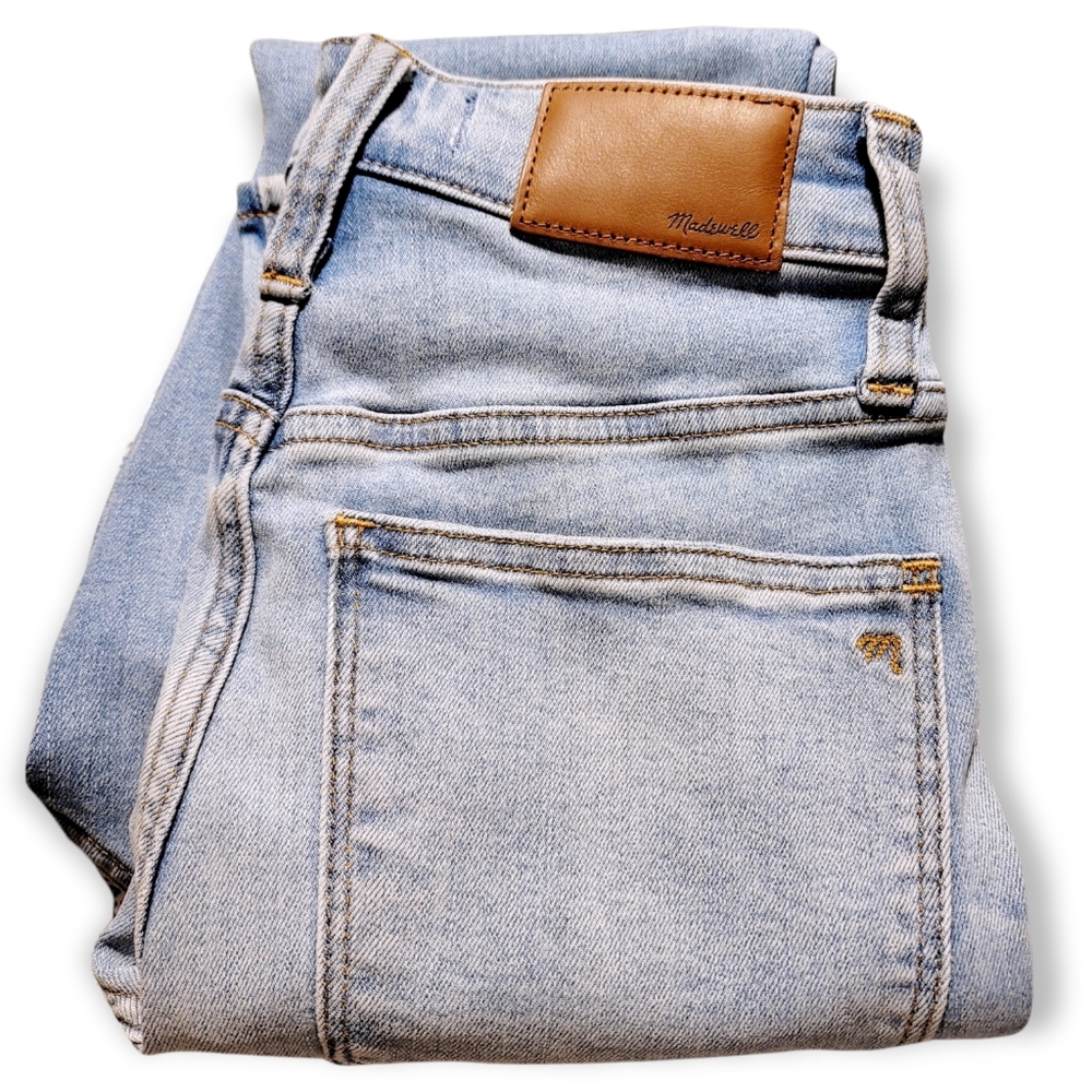 MADEWELL NWT Tall Curvy Roadtripper Authentic Jeans in Cadwell Wash